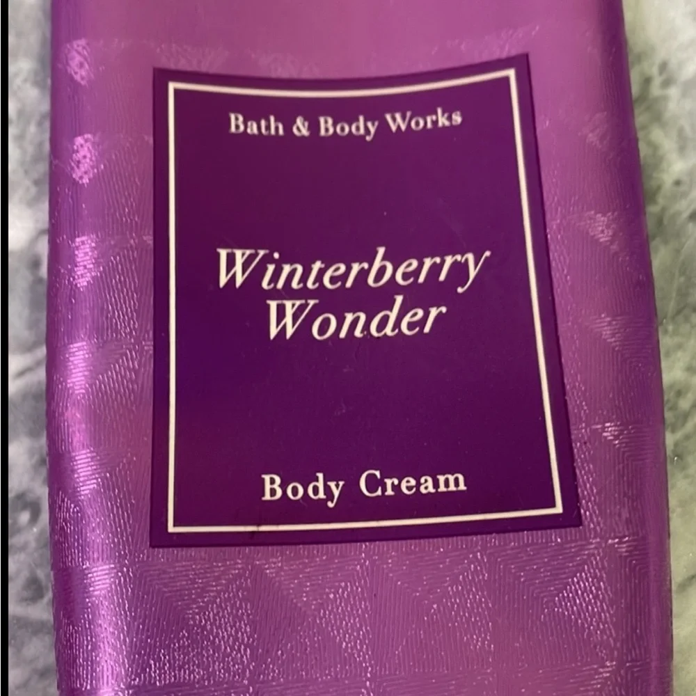 Bath and‎ Body Works Body Cream Winterberry Wonder